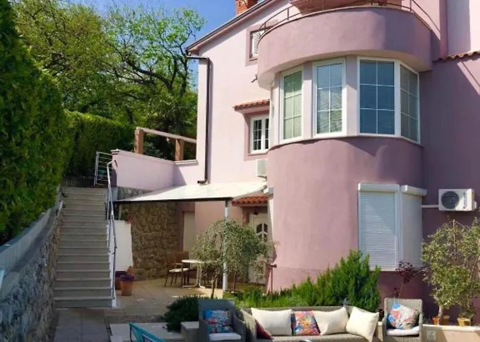 Melanie - Opri Hills With Balcony C