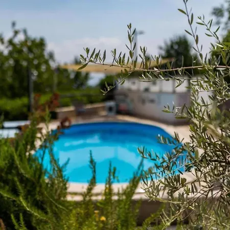 Апартаменти Melanie - Opri Hills With Balcony C