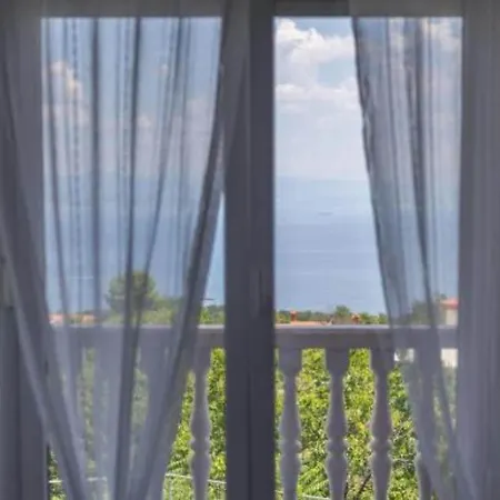 Melanie - Opri Hills With Balcony C オパティヤ